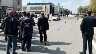 Photo of تونس : مصرع إرهابيين وإصابة خمسة أمنين ومدني بجروح في تفجير بمحيط السفارة الأمريكية