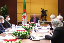 Photo of الرئيس يستقبل أعضاءً من لجنة مراجعة قانون الانتخابات