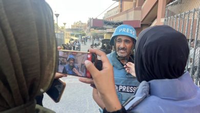 Photo of مراسل التلفزيون الجزائري ينجو من قصف صهيوني (فيديو)